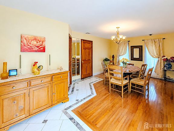 4th image of 41 Edgewood Ave