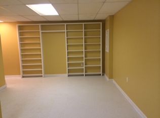 9555 Pine Cluster Cir, Vienna, VA 22181