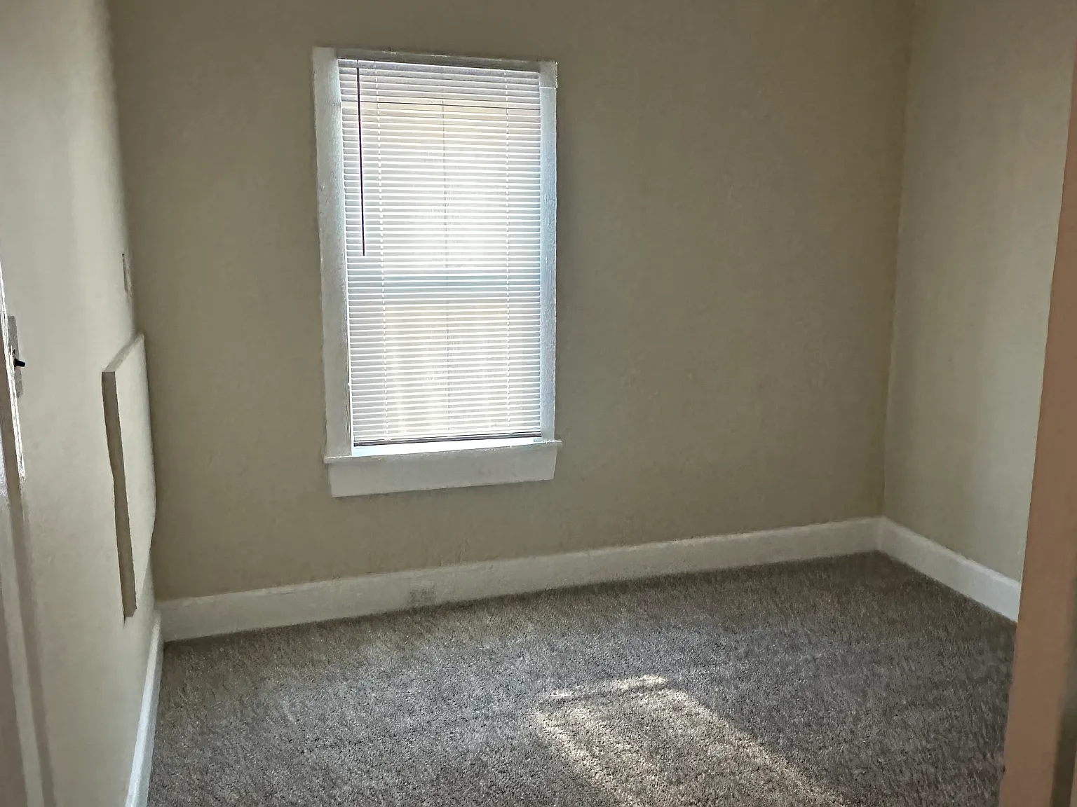 2 bed, 930 sqft, $1,200 — Photo 4