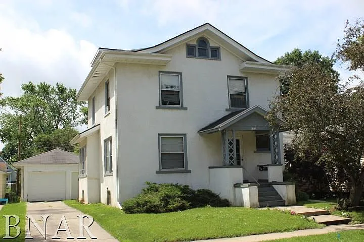 815 E Market St photo 1