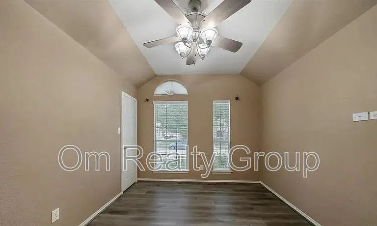 2507 Rustic Trail Ln — Photo 10