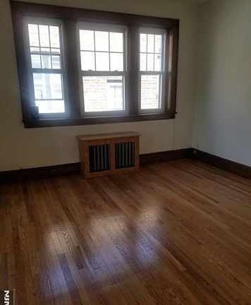 5th image of 130-2 Rutherford Pl