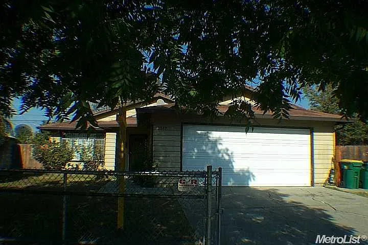 2377 E Lafayette St photo 1