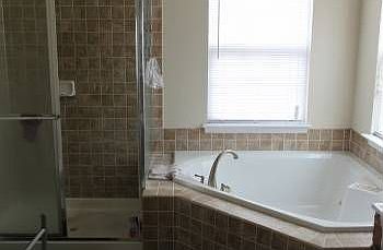 5th image of 9410 Laurel Oak Dr