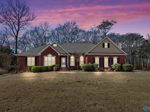 17125 Forest Hill Dr, Athens, AL 35613