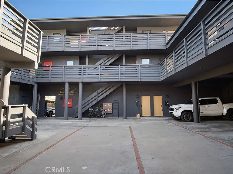 1105 N Coast Hwy — Photo 31