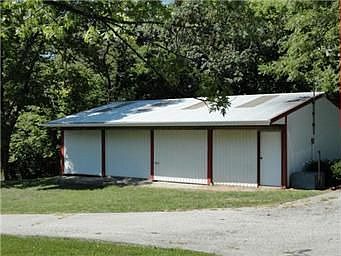5th image of 12770 Farmers Ln