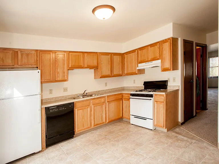 State Place Apartment Homes — Photo 10