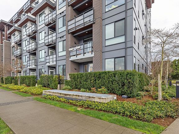 2nd image of 700 Clarke Rd #101