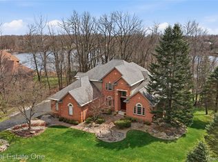 10152 Rosemarie Run, Brighton, MI