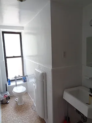 Rented by Metropolitan Equities | media 10