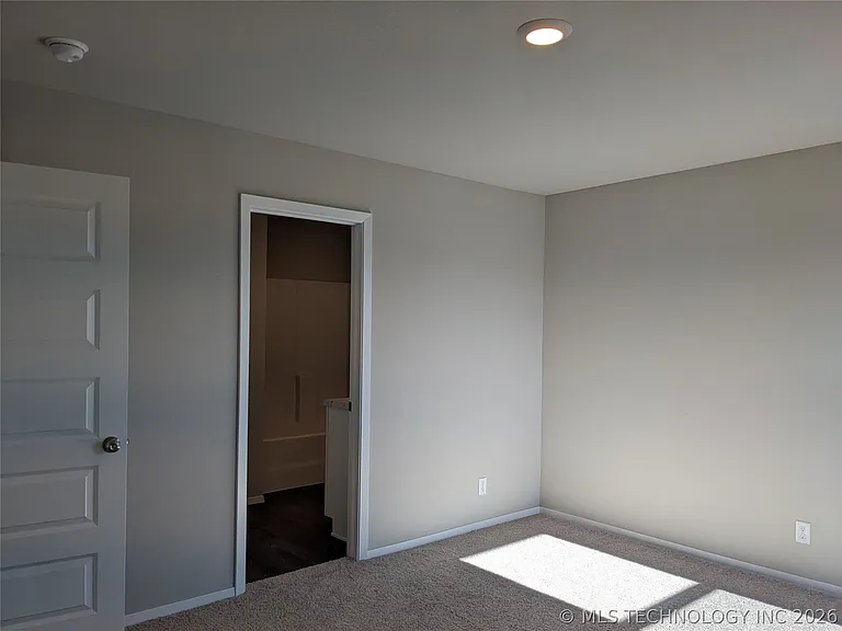 1011 W Odessa Rd — Photo 6