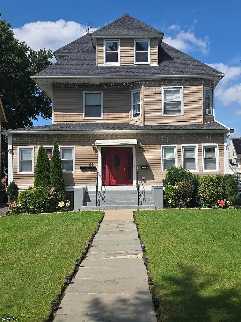 2 bed, 1.0 bath, $2,100 — Photo 1