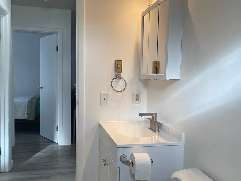123 N Champlain St — Photo 15
