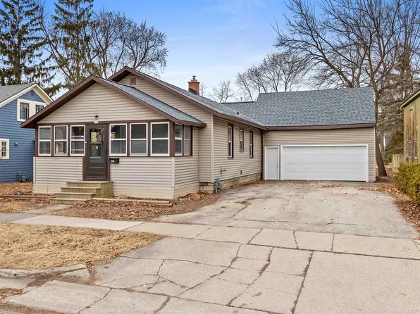 607 N Superior St, De Pere, WI 54115