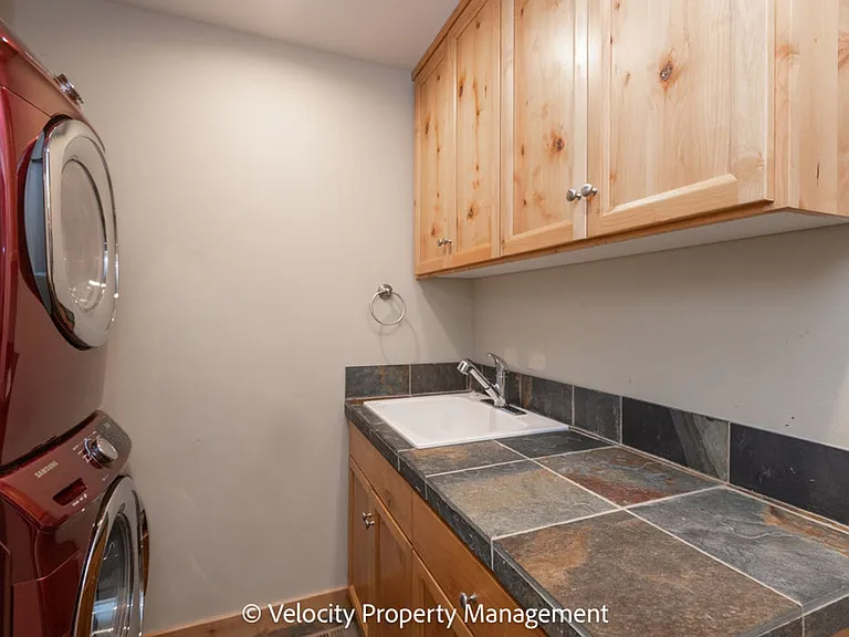 600 SW Otter Way — Photo 30