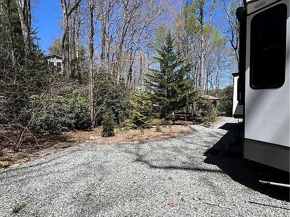 5th image of 46 Evergreen Lane