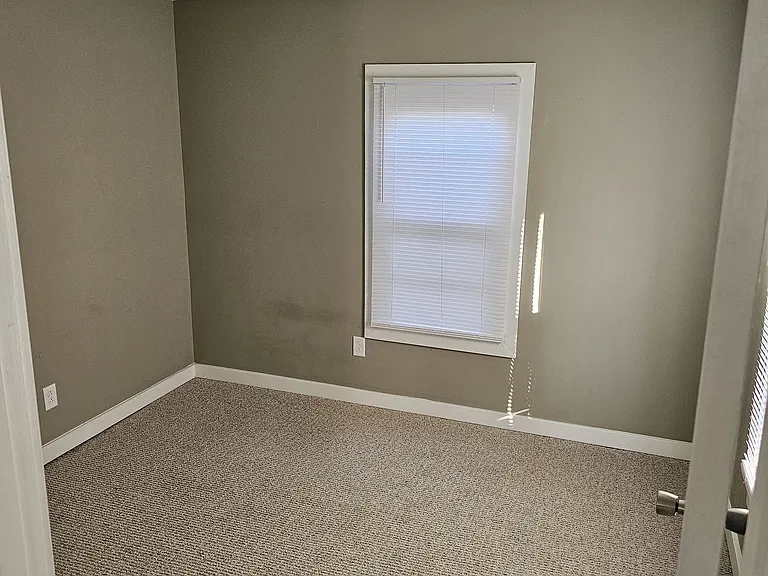2316 E Cornell Ave — Photo 9