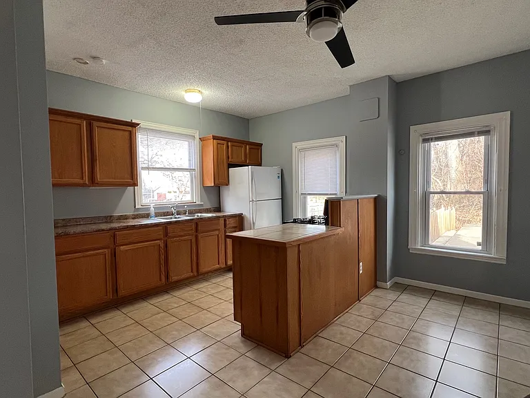 780 Dodd Rd — Photo 10