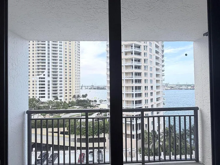 540 Brickell Key Dr #1224 — Photo 16