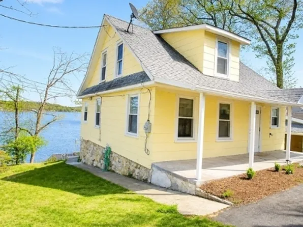 151 Maxim Dr, Hopatcong, NJ 07843