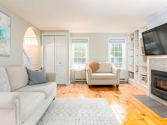 4th image of 19 Congress St #B