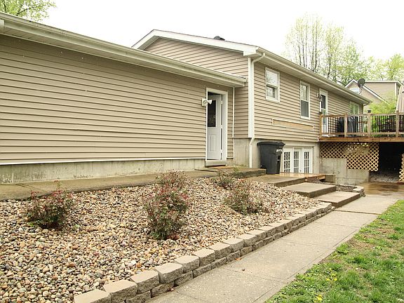 2nd image of 16 Hickory Hill Ln