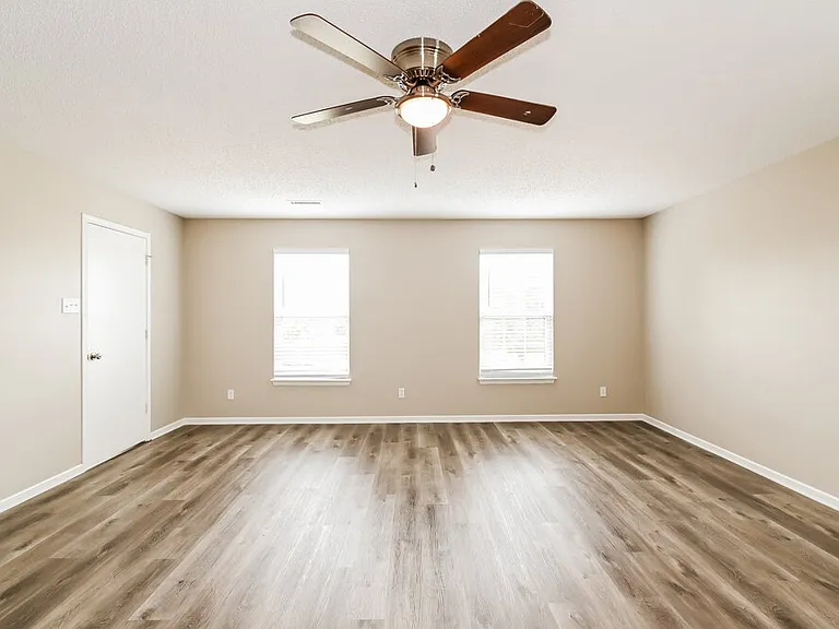 8652 Orchard Grove Ln — Photo 12