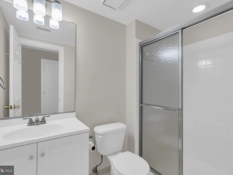 9902 Michael Schar Ct — Photo 34