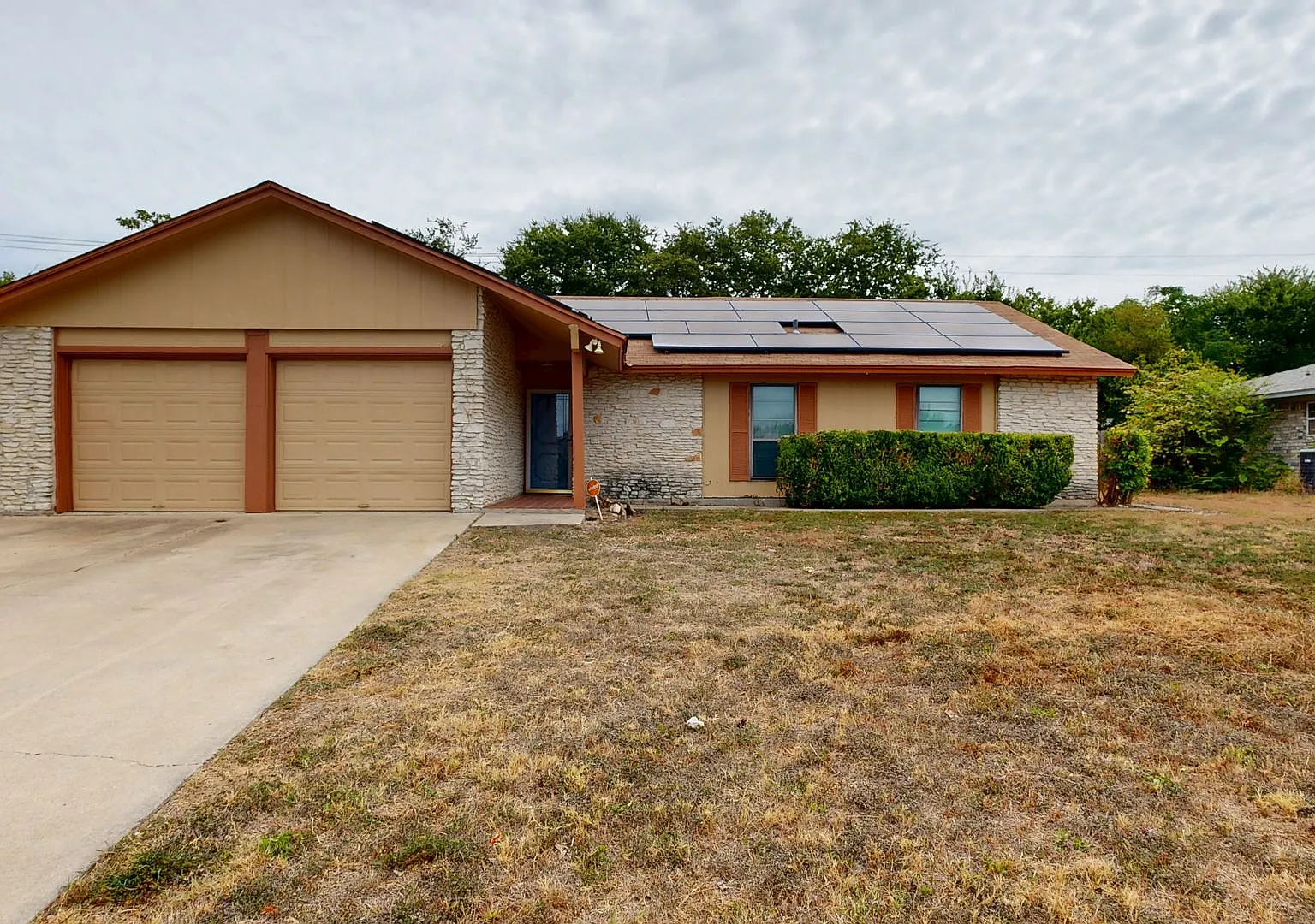 2 Weeks Free + $1,395 Rent In Harker Heights! — Photo 1