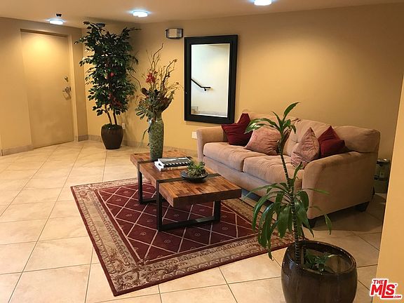 4th image of 1838 Westholme Ave Unit 201