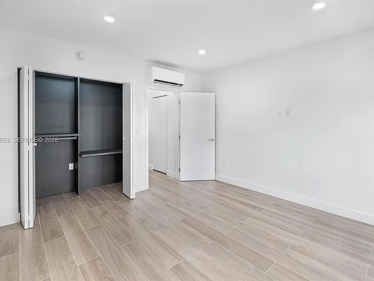 1610 Michigan Ave #2 — Photo 9