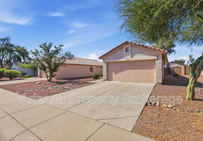 14823 W Redfield Rd — Photo 2