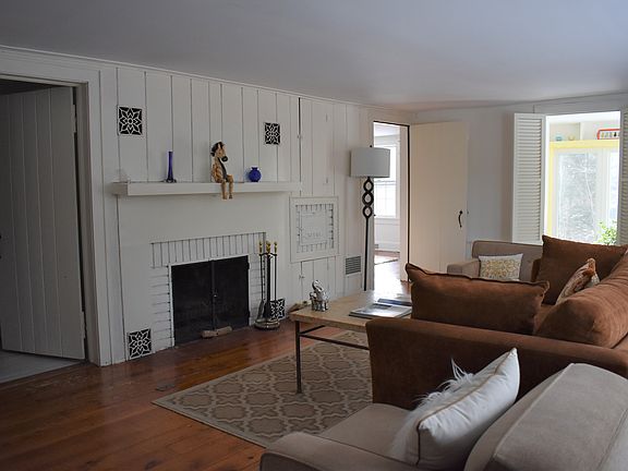 Living Rm w/fireplace