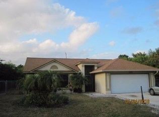 2122 SE South Buttonwood Dr, Port Saint Lucie, FL 34952