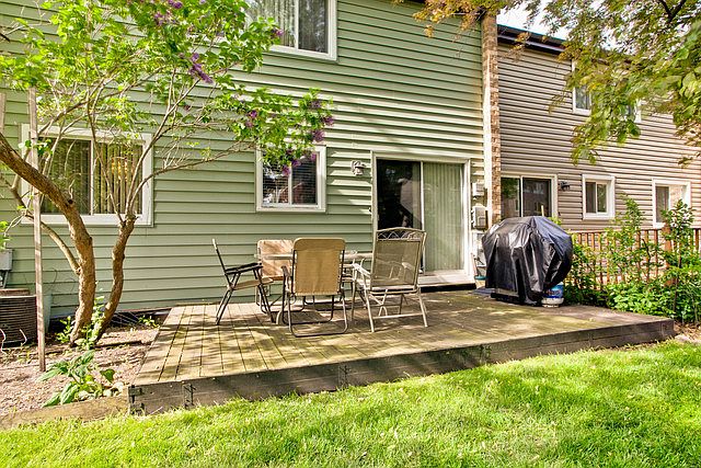 2nd image of 729 Lakeside Circle Dr
