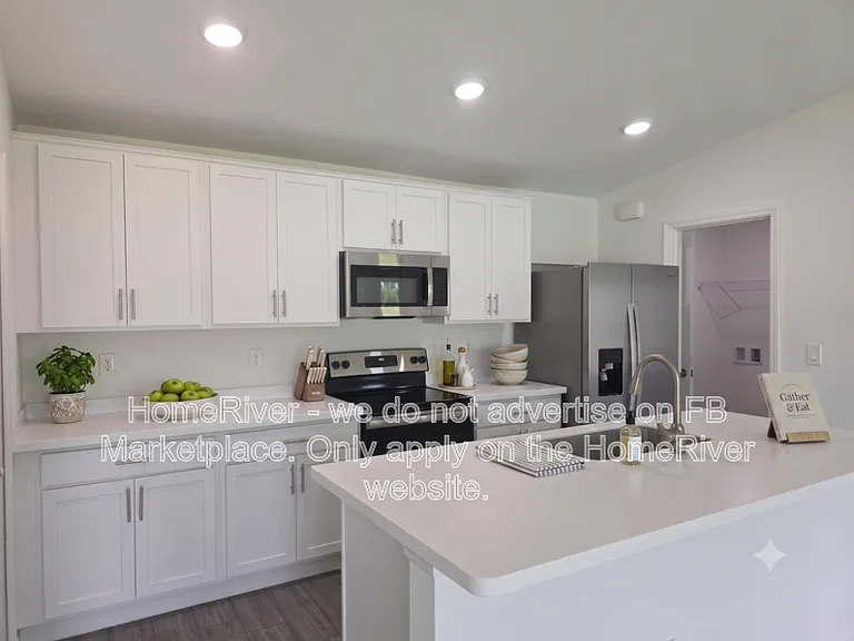 4303 NE 12th Ct — Photo 2