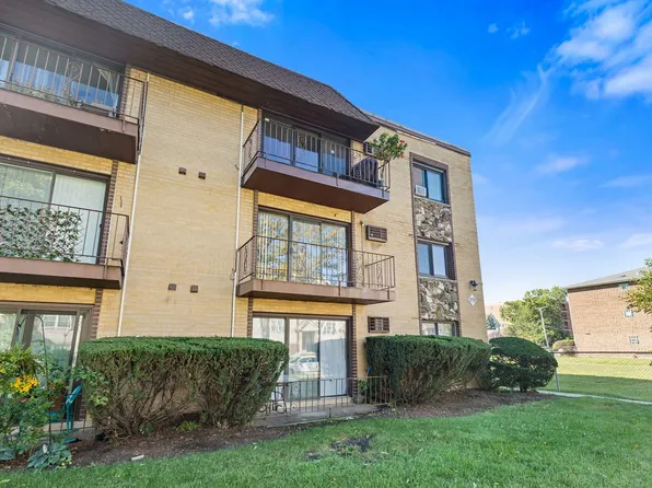 1279 Harding Ave APT 2B, Des Plaines, IL 60016