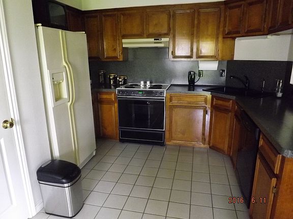 4th image of 4022 Nichols Dr