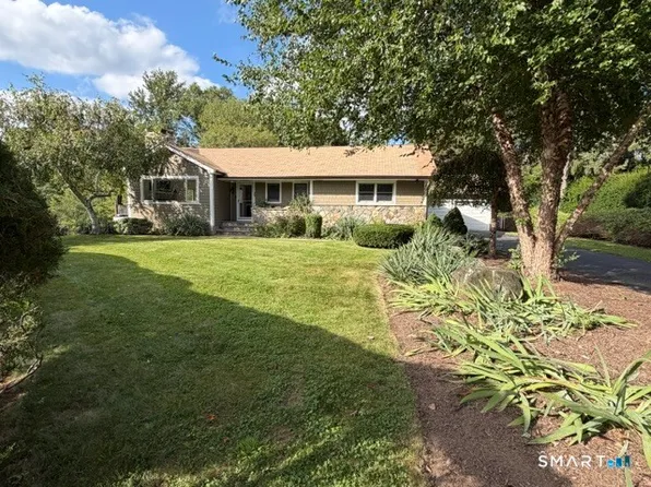 35 Greenwood Drive, Trumbull, CT 06611