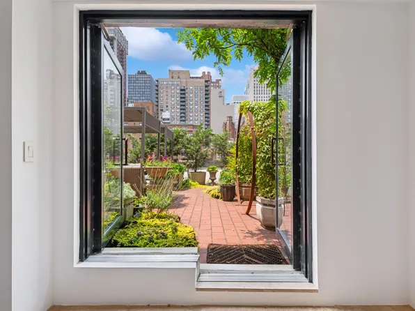 2 Tudor City Place 12EFN image 3 of 11