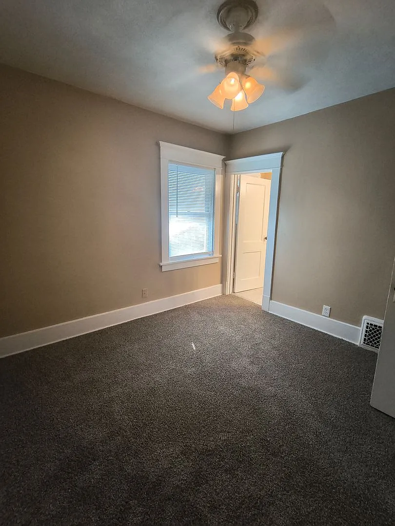 Comfortable 2-Bedroom Home with Two Private Bathrooms — Photo 4