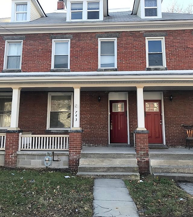 1st image of 743 W Washington St