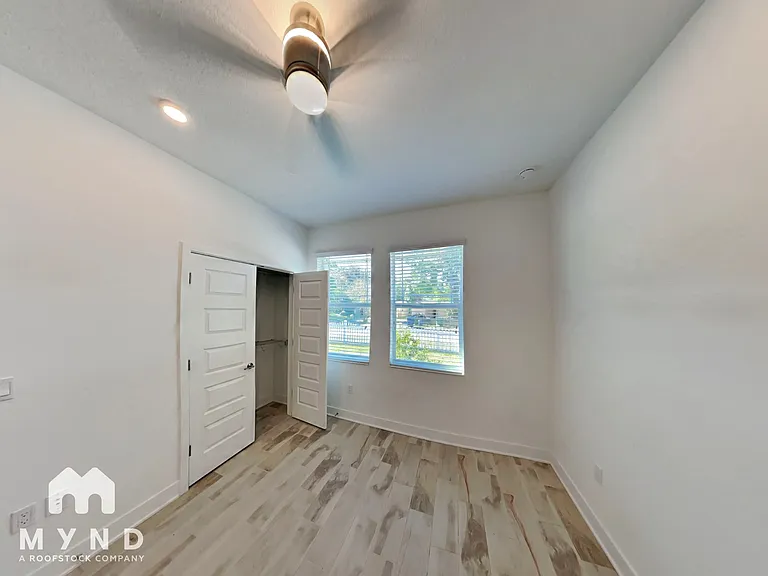 1712 E Lambright St N — Photo 14