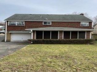 528 Macfarlane Dr, Pittsburgh, PA 15235