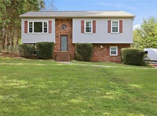 7119 Hunting Brook Ct, Walkertown, NC 27051
