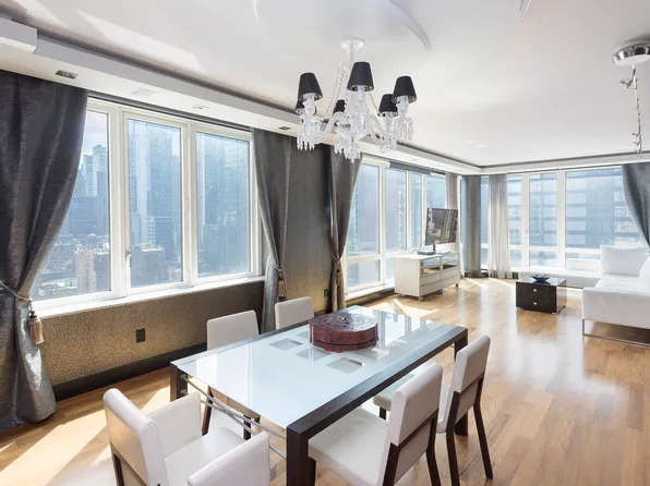 250 East 53rd Street image 1 of 10