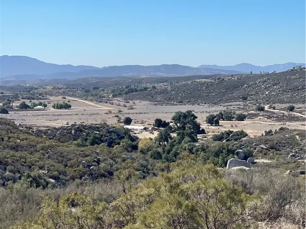 56 Kino Trl, Hemet, CA 92544