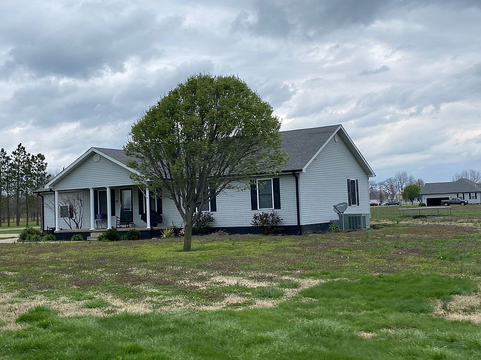 2nd image of 12 Hattie Ln
