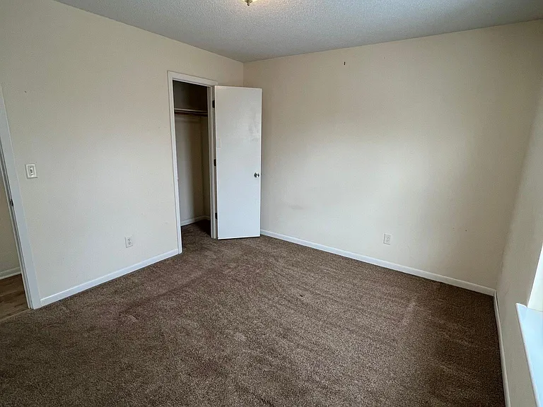 1810 Creasy Springs Rd — Photo 12